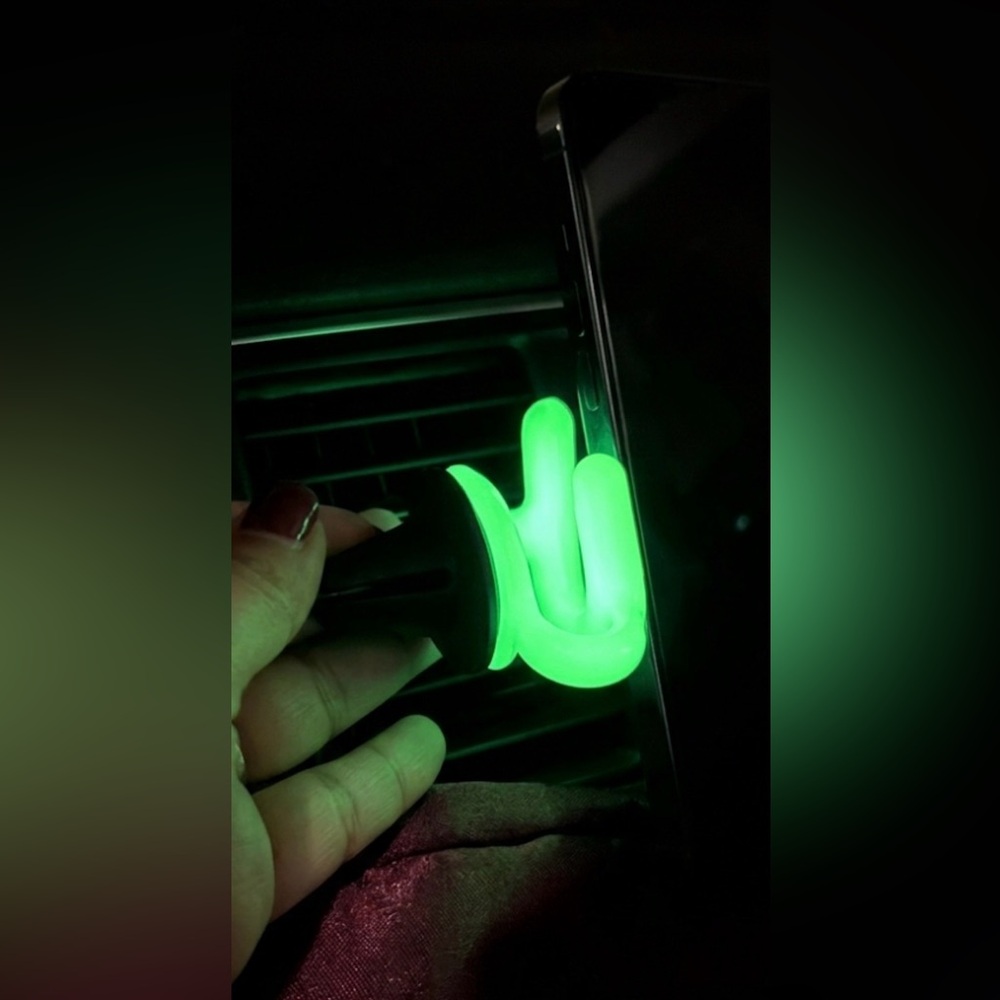 ★ FREE - Pop Socket Car Vent Phone Holder**